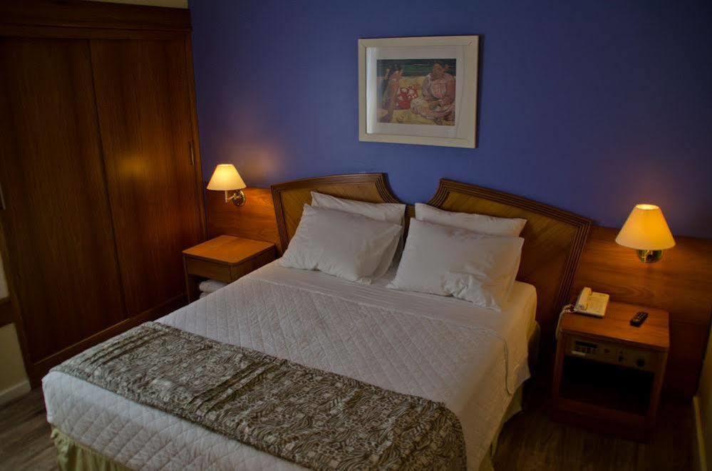 Cachoeiro Plaza Hotel Кашуэйру-ди-Итапемирин Экстерьер фото